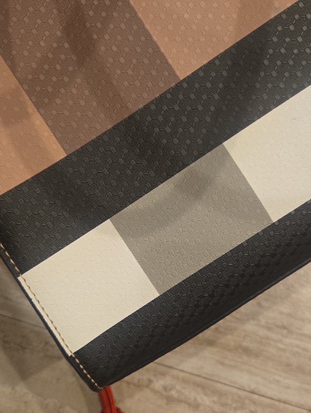 Plaid Versatile Large Bag - Picture 3 of 15